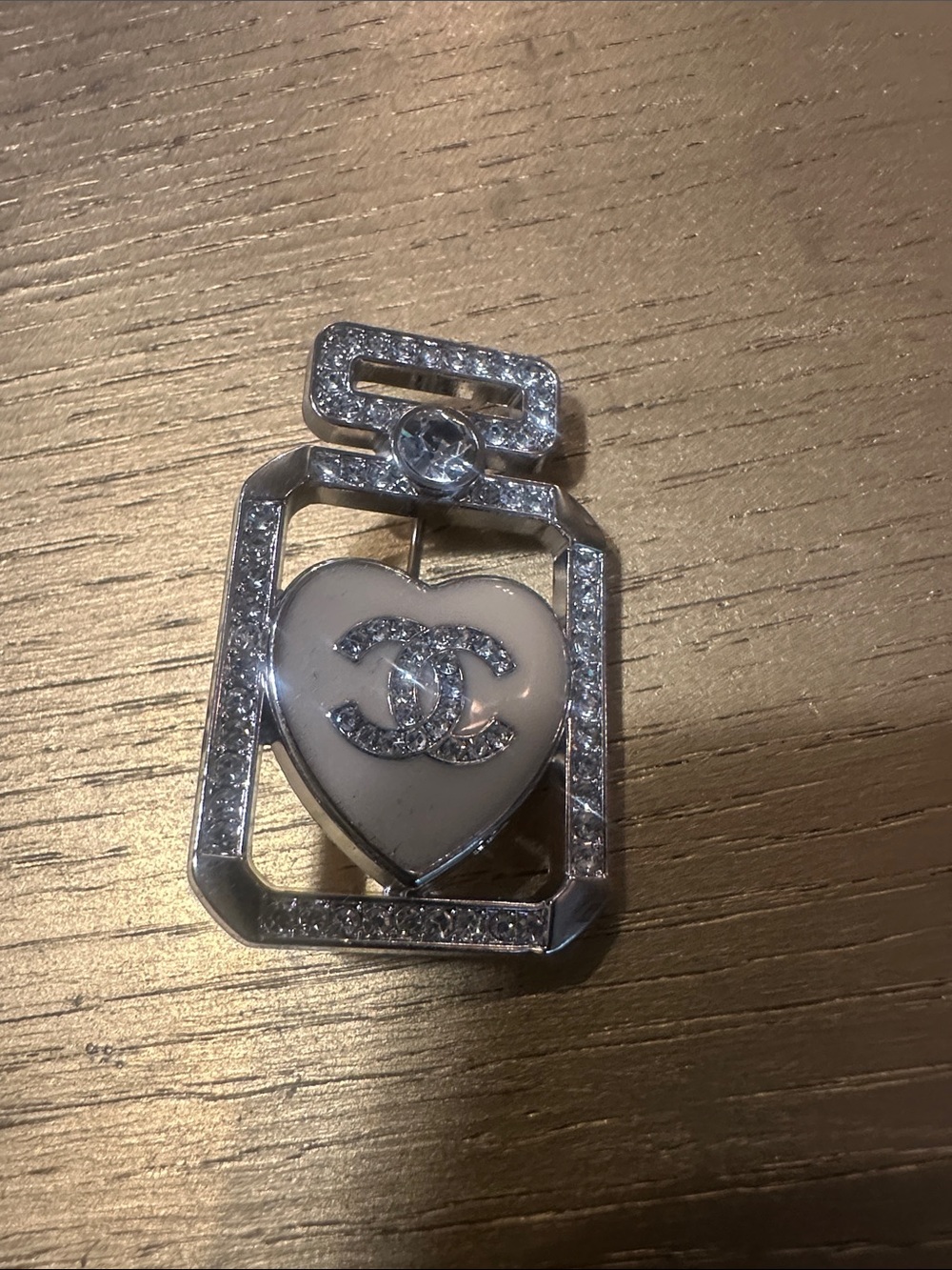 FASHION- Silver & Cream Heart Logo Brooch